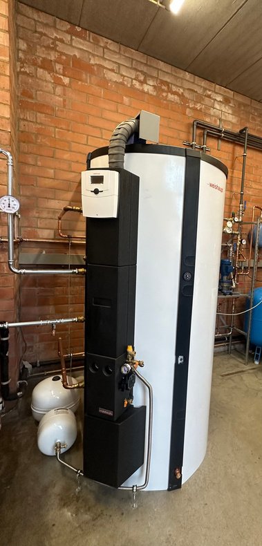 Technische verwarmingsopstelling in gebouw